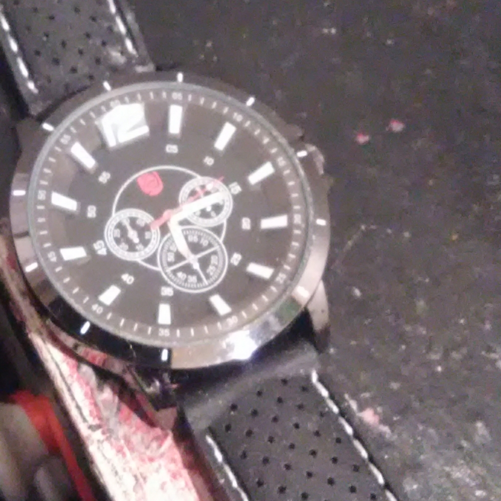 Watch - Picture 2 of 4